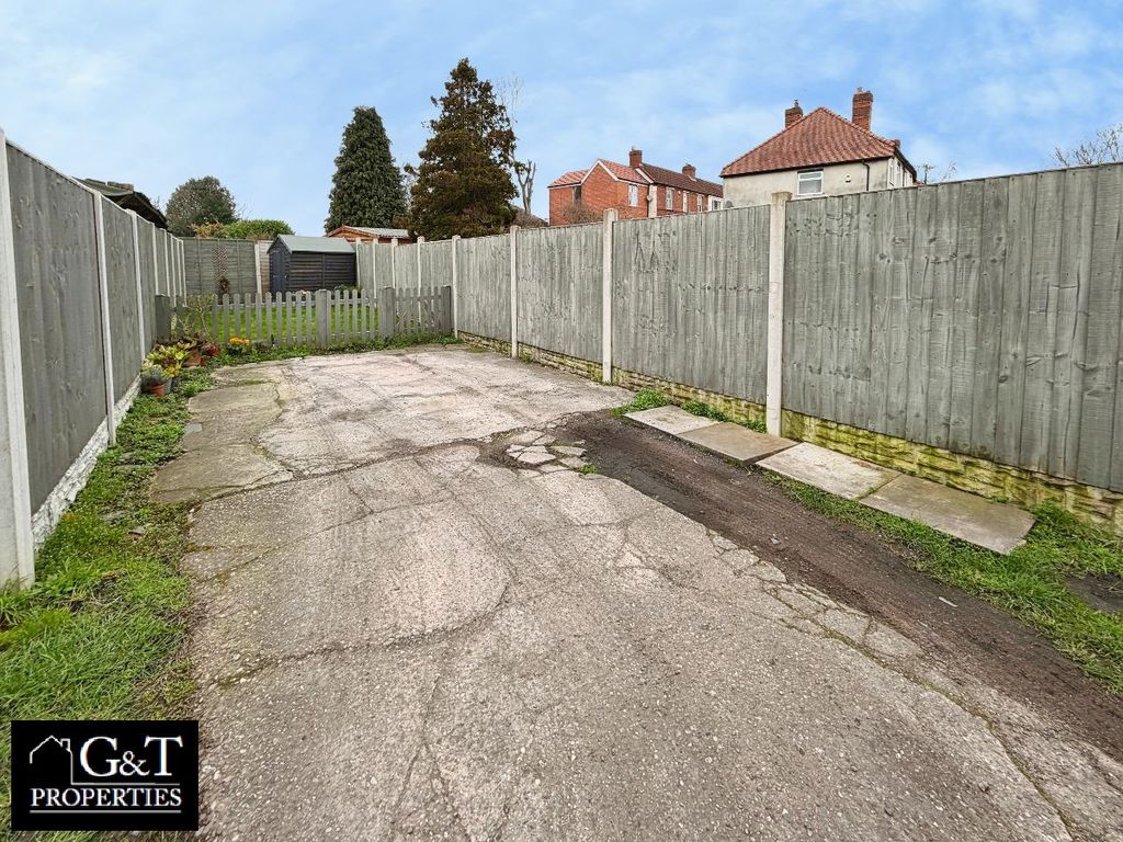 Property photo 2 of 16 Rear Garden / Parking