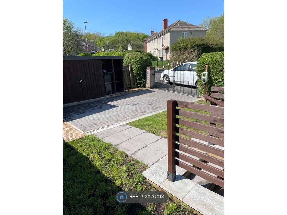 Property photo 2 of 19 Rear Garden/Driveway