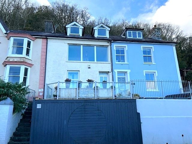 Property photo 1 of 31