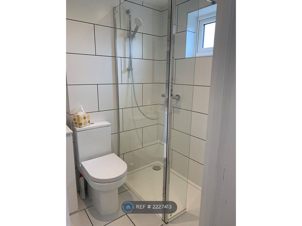 Property photo 3 of 8 Bathroom 2