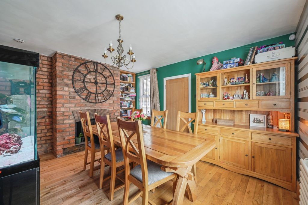 Property photo 3 of 17 Photo
