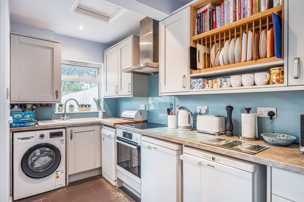 Property photo 3 of 14