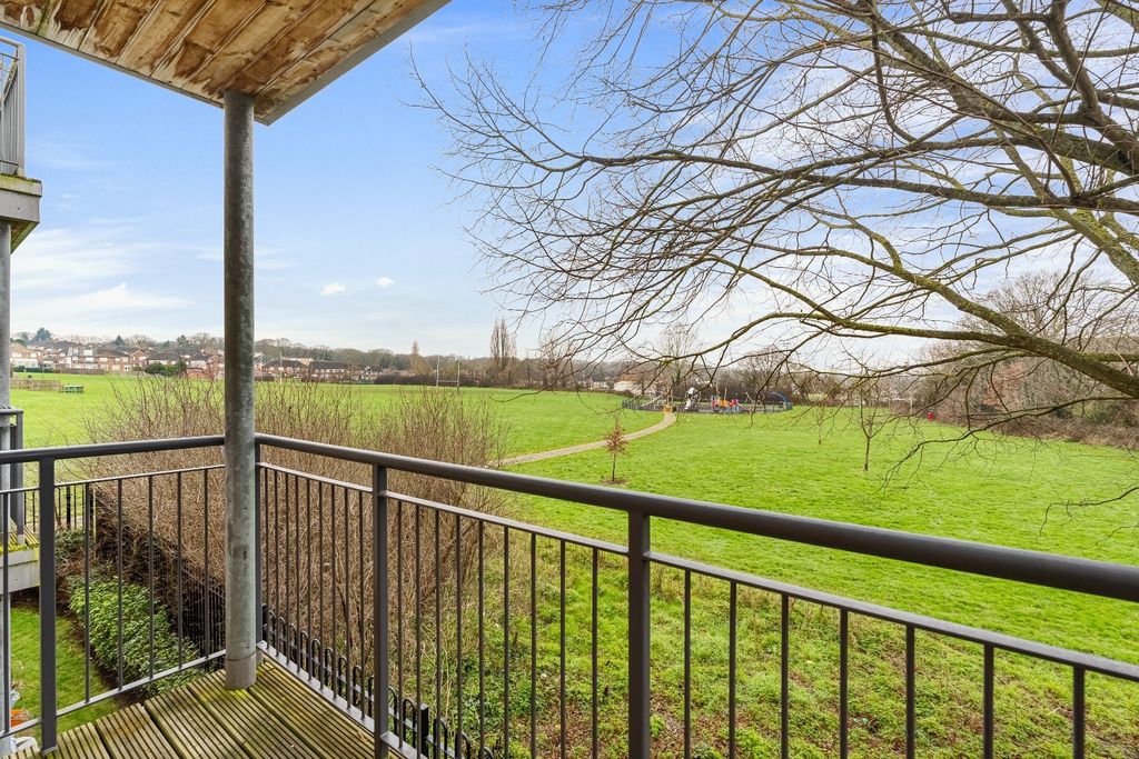 Property photo 3 of 10 4910823