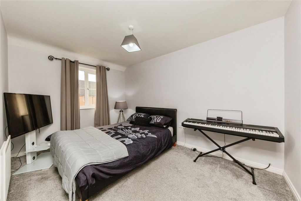 Property photo 3 of 16 Picture No. 15