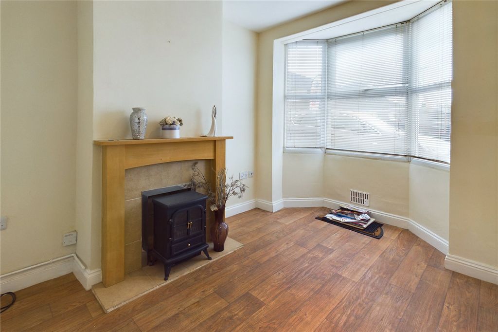 Property photo 3 of 20 Living Room