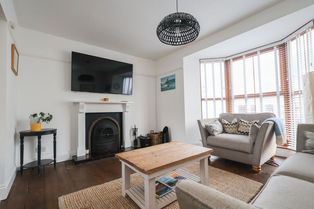 Property photo 2 of 26 Living Area