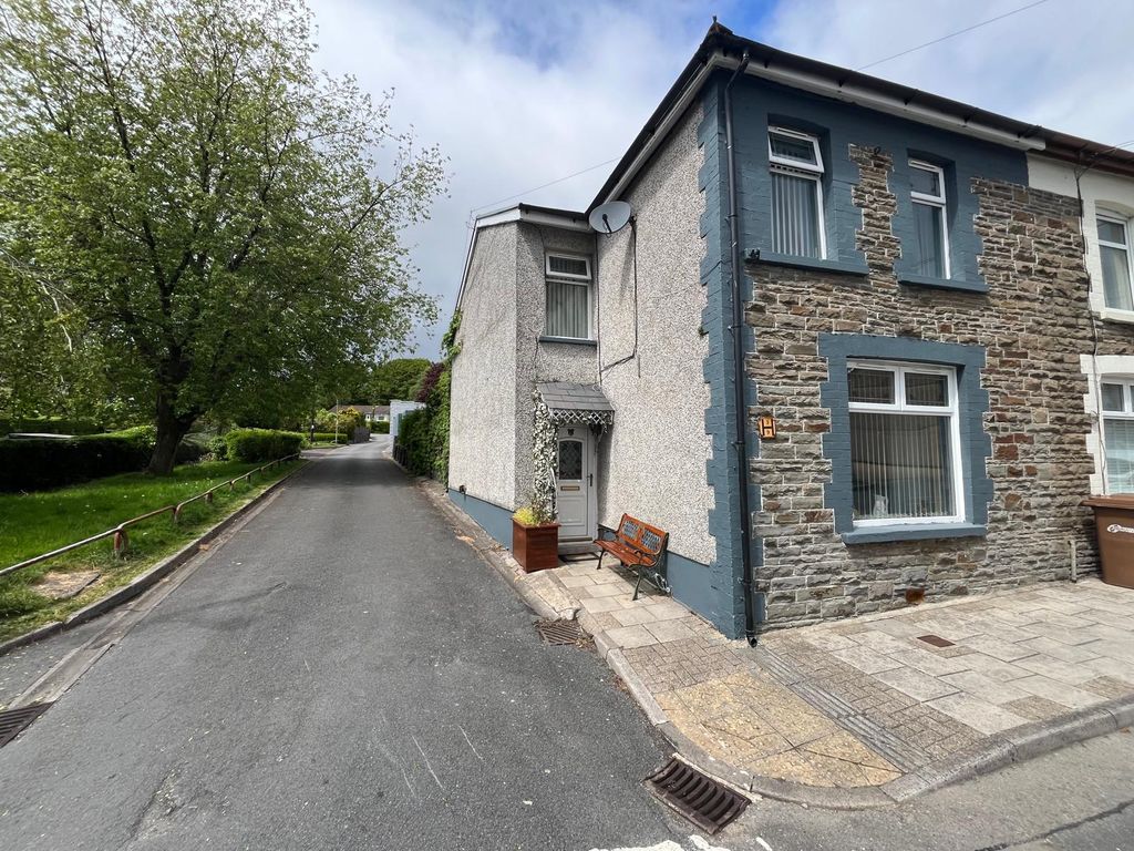 Property photo 2 of 33