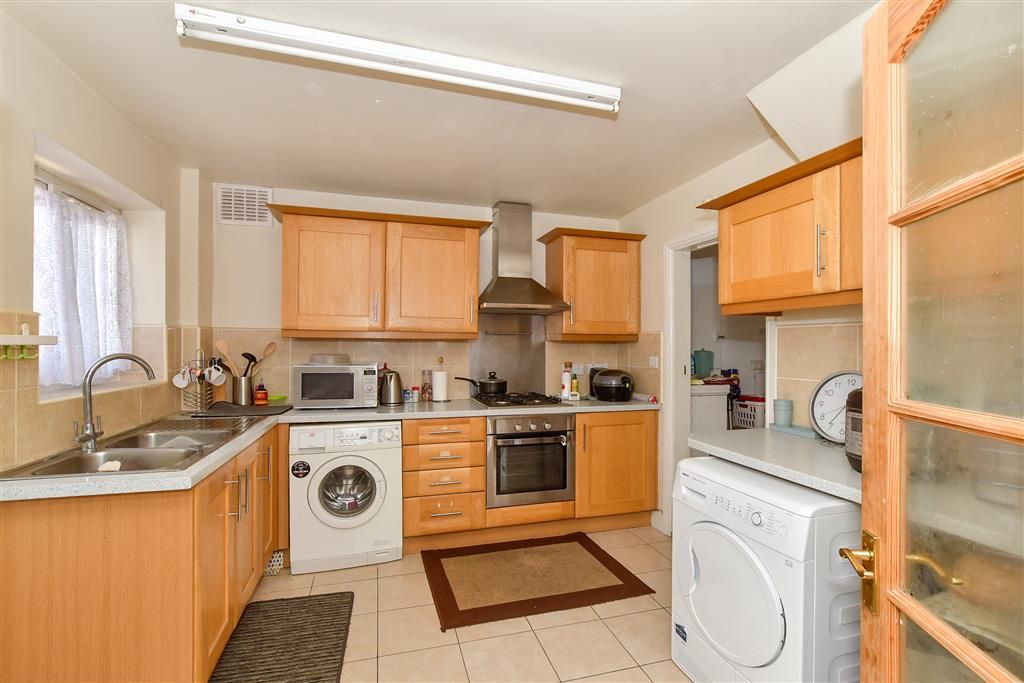 Property photo 1 of 8 Kitchen