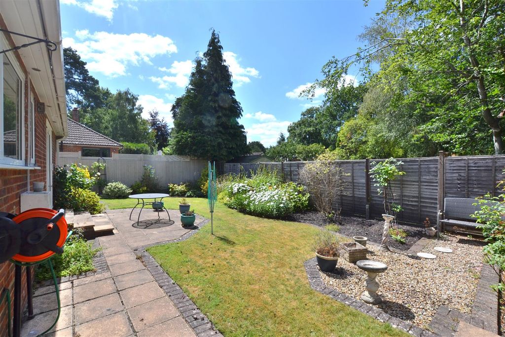 Property photo 2 of 20 Garden.Jpg