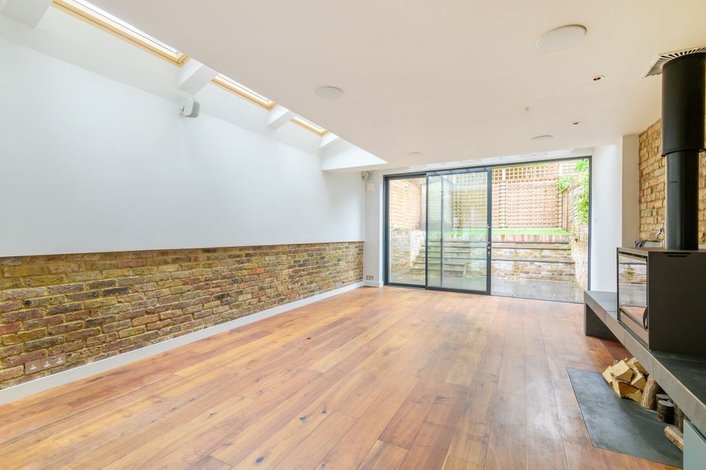 Property photo 3 of 25 888755 (2)