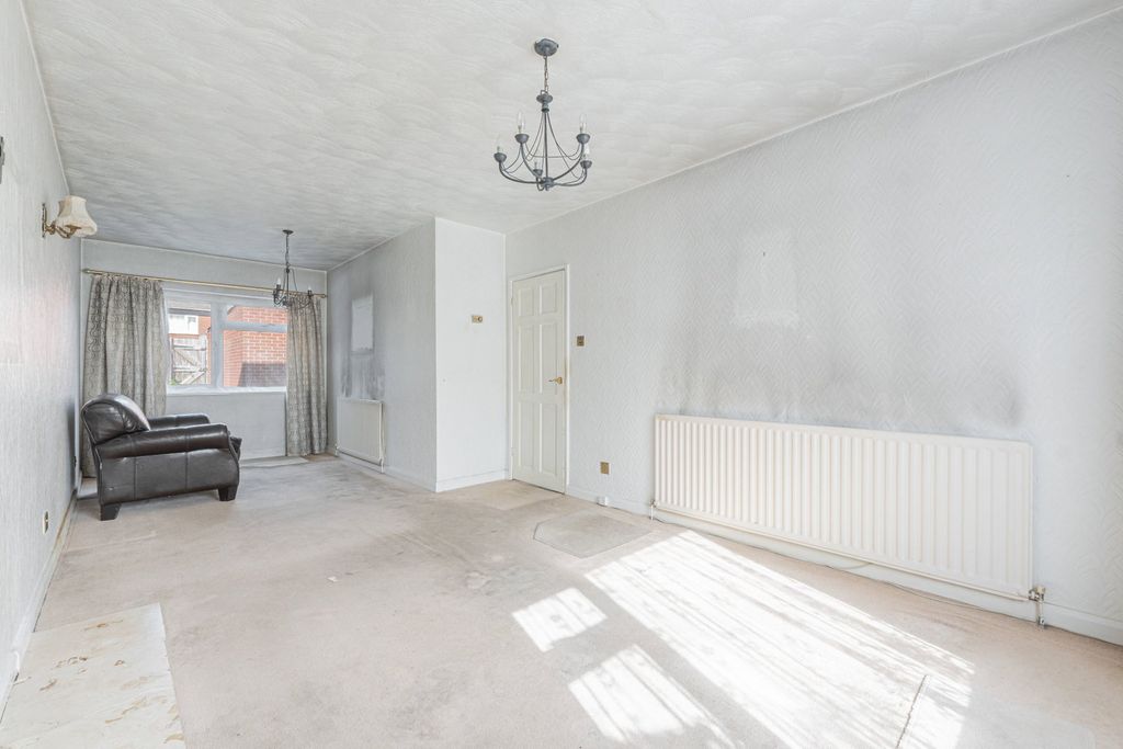 Property photo 2 of 24