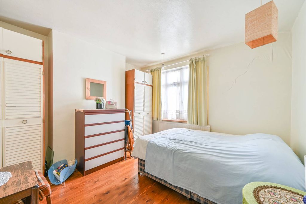 Property photo 3 of 9