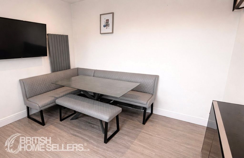 Property photo 3 of 16 Picture No. 09