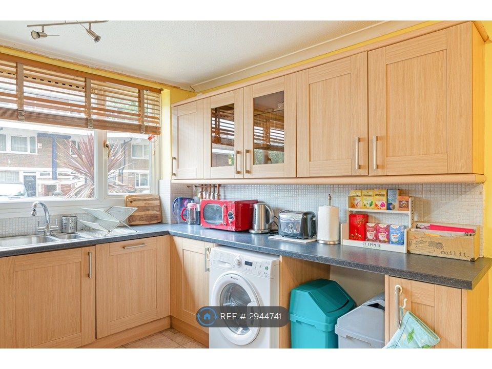 Property photo 3 of 26 Kitchen