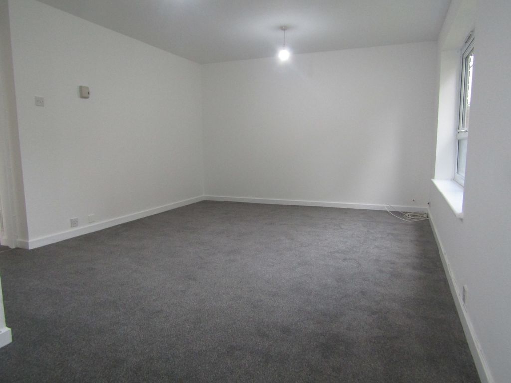 Property photo 1 of 23 2 Bed Apartment, Hoddesdon
