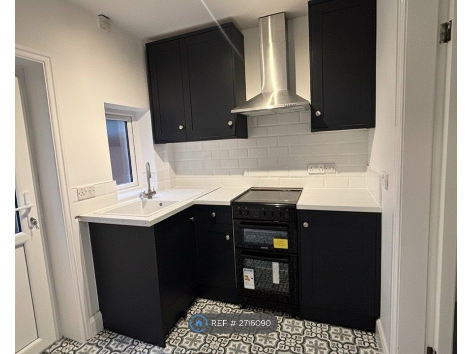 Property photo 2 of 16 Kitchen