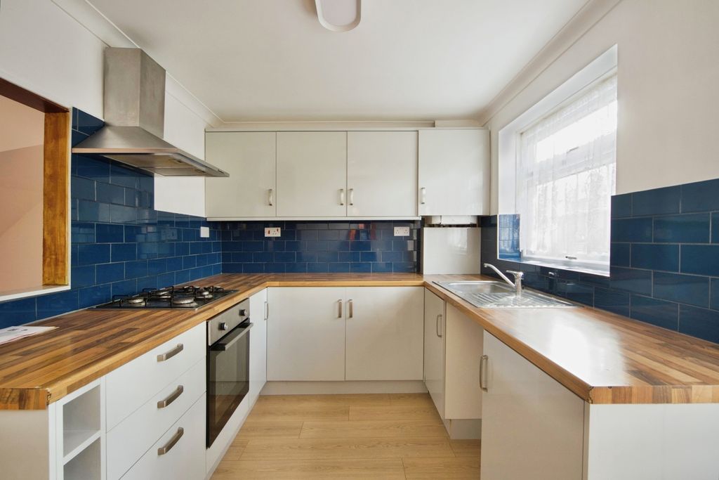 Property photo 3 of 13 Pbox-Img.Jpg