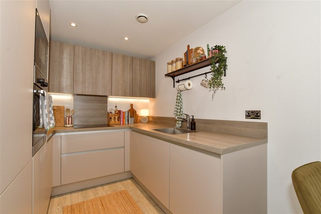 Property photo 2 of 14 Lounge/Kitchen