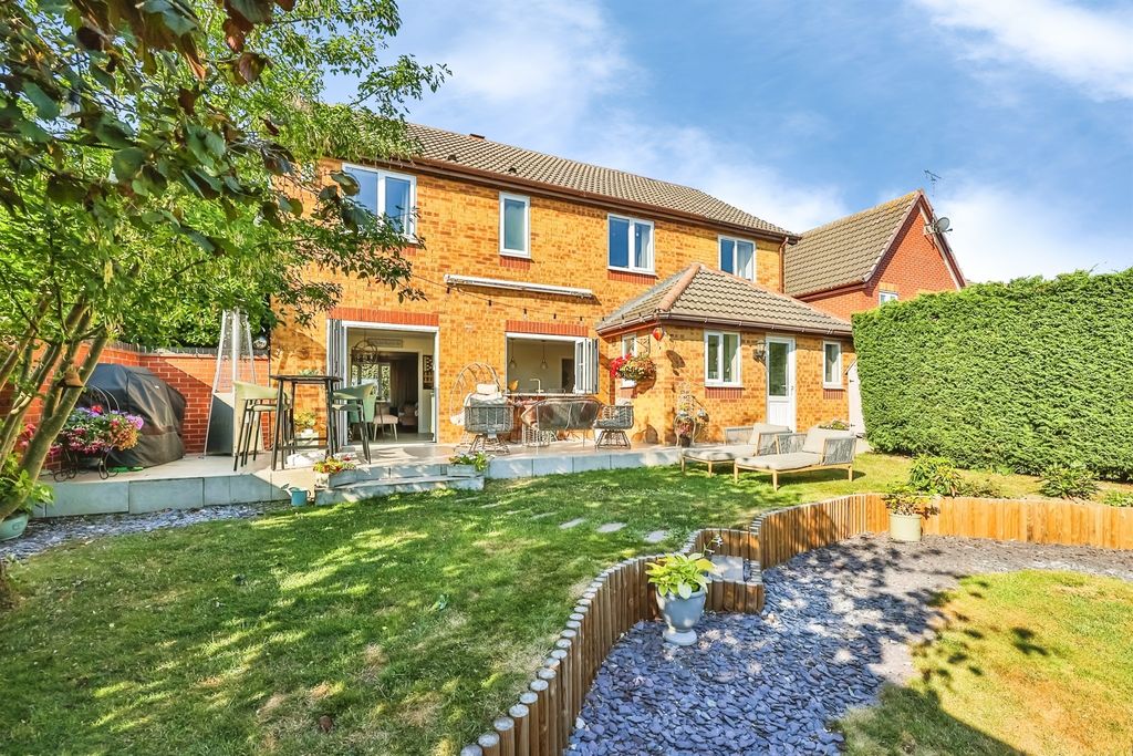 Property photo 2 of 34