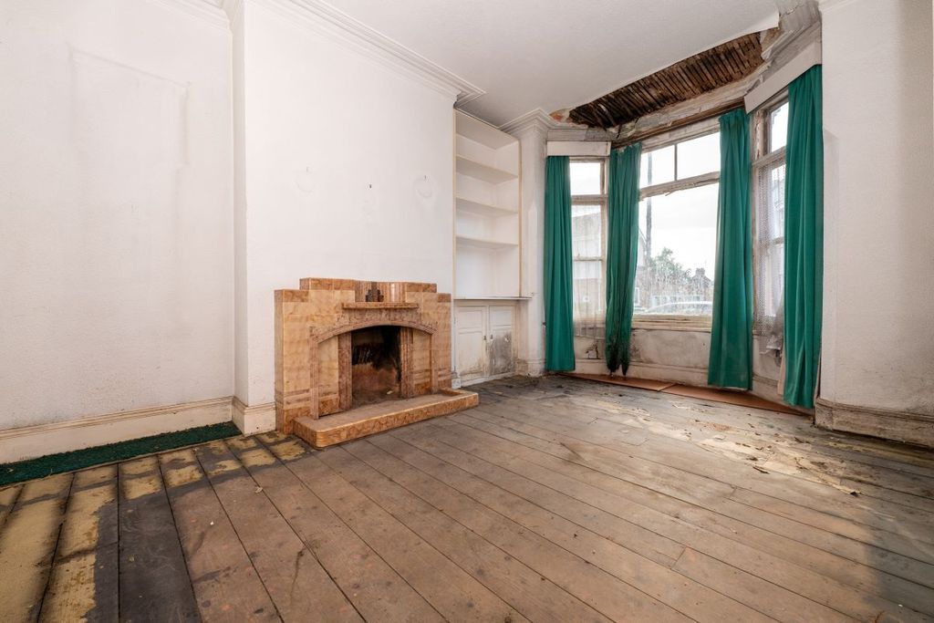 Property photo 2 of 9
