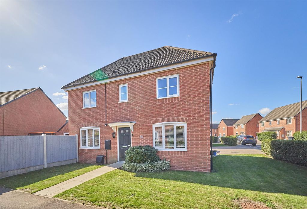 Property photo 1 of 19 Amber Way, Bb 13.Jpg