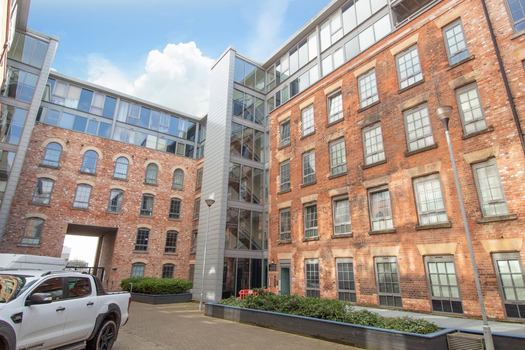 Property photo 1 of 5