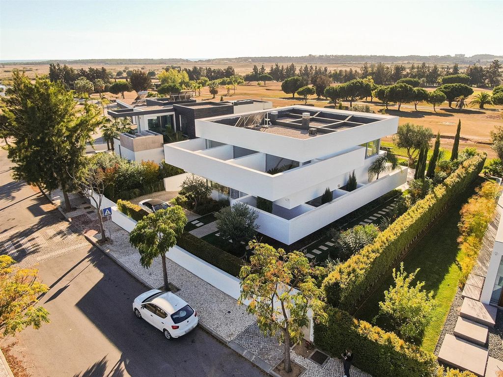 Property photo 1 of 50 Stunning Contemporary Villa In Vilamoura