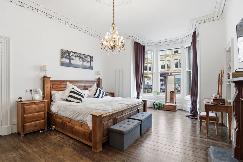 Property photo 2 of 27