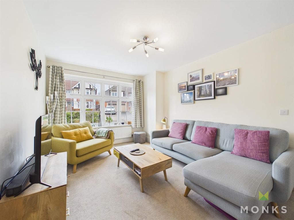 Property photo 2 of 19 Cam01520G0-Pr0334-Still012.Jpg