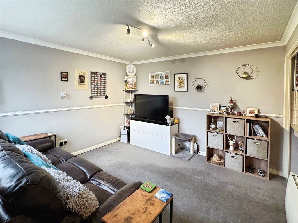 Property photo 2 of 8 Picture No. 15