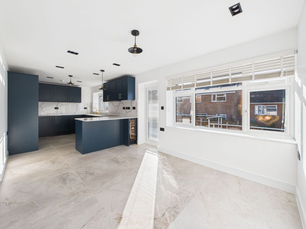Property photo 3 of 31 Open-Plan Living