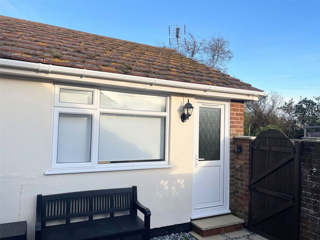 Property photo 2 of 17 Picture No. 24