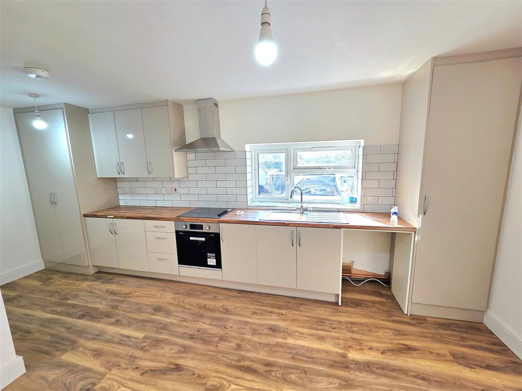 Property photo 3 of 9 20260319_154746.Jpg