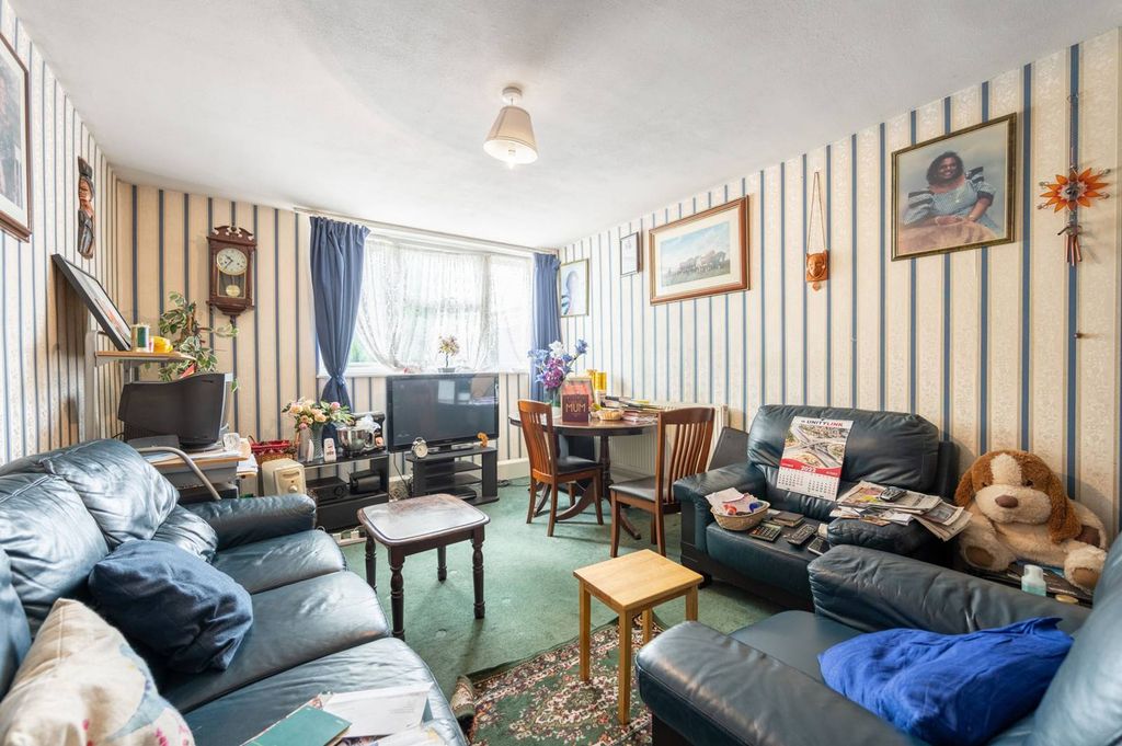 Property photo 2 of 5
