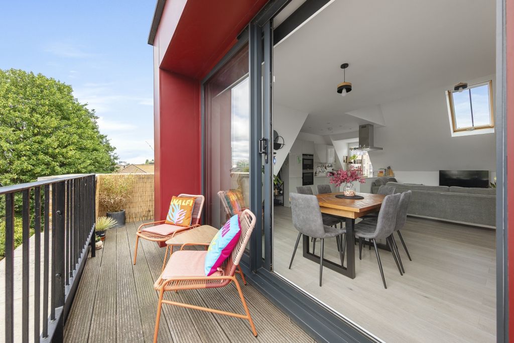 Property photo 2 of 18 094A6672