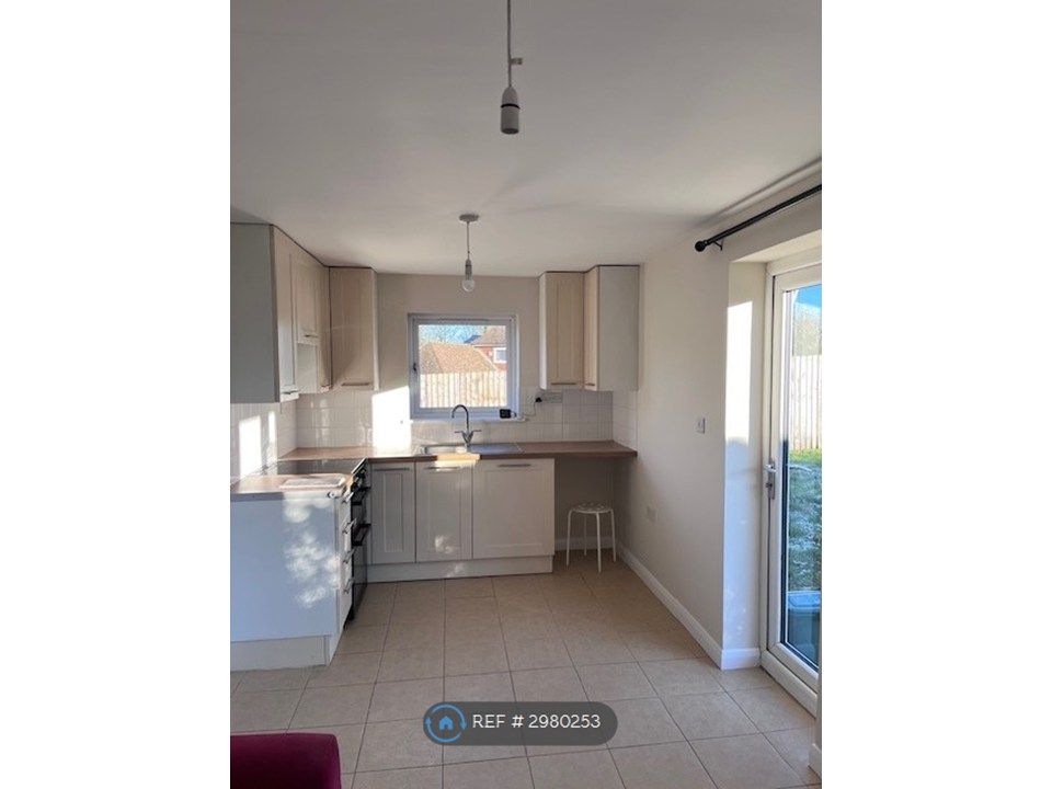 Property photo 1 of 10 Kitchen