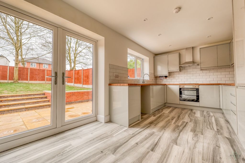 Property photo 3 of 11 2393367