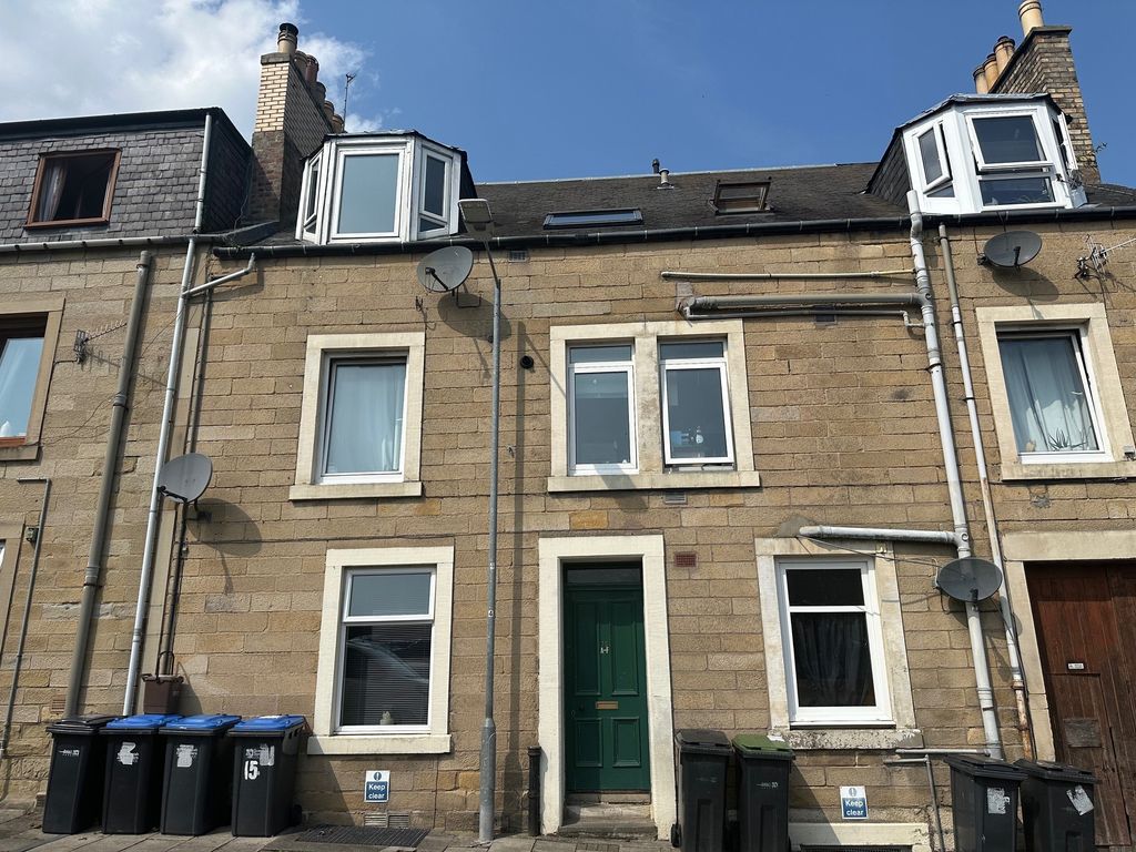 Property photo 1 of 7 External