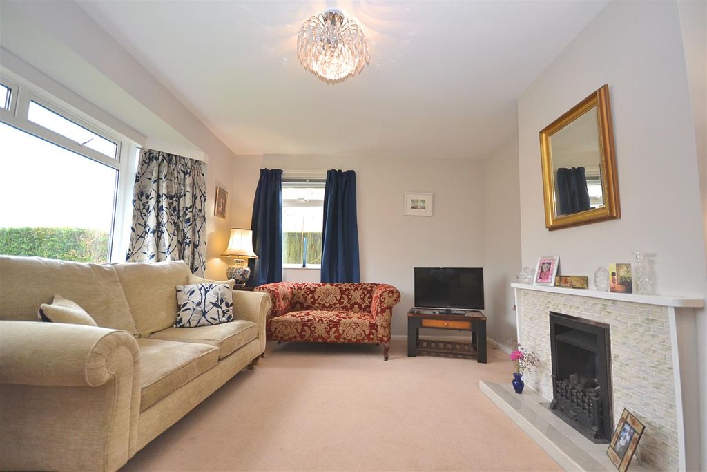 Property photo 2 of 12 9 - 2024-12-18T165720.109.Jpg