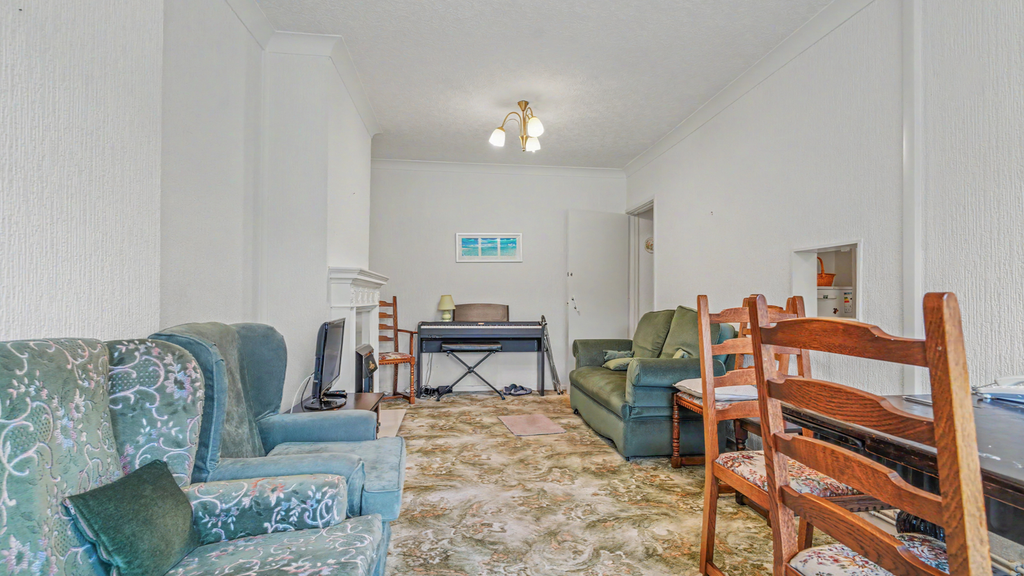 Property photo 3 of 18