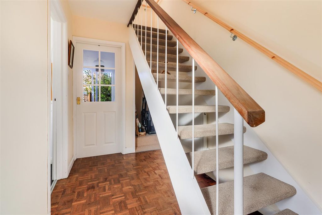 Property photo 3 of 18 Hallway