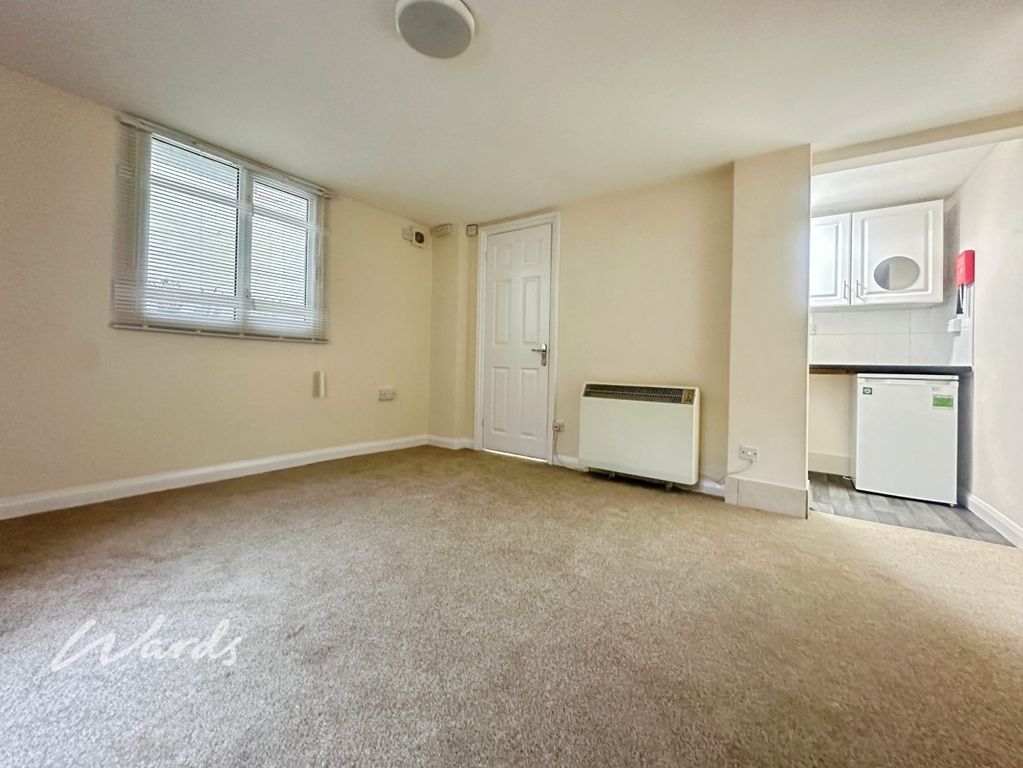 Property photo 3 of 11 Living/Bedroom Area
