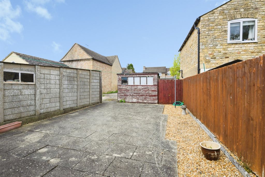 Property photo 3 of 12