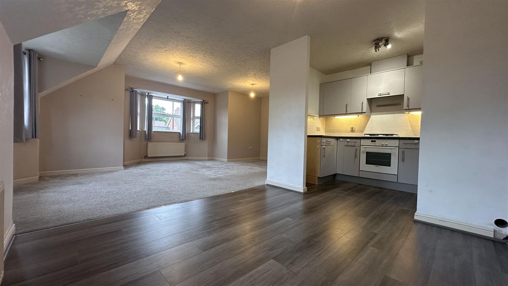 Property photo 3 of 10 Tempimageeiqgim.Jpg