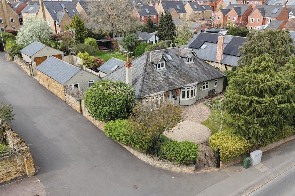 Property photo 1 of 34