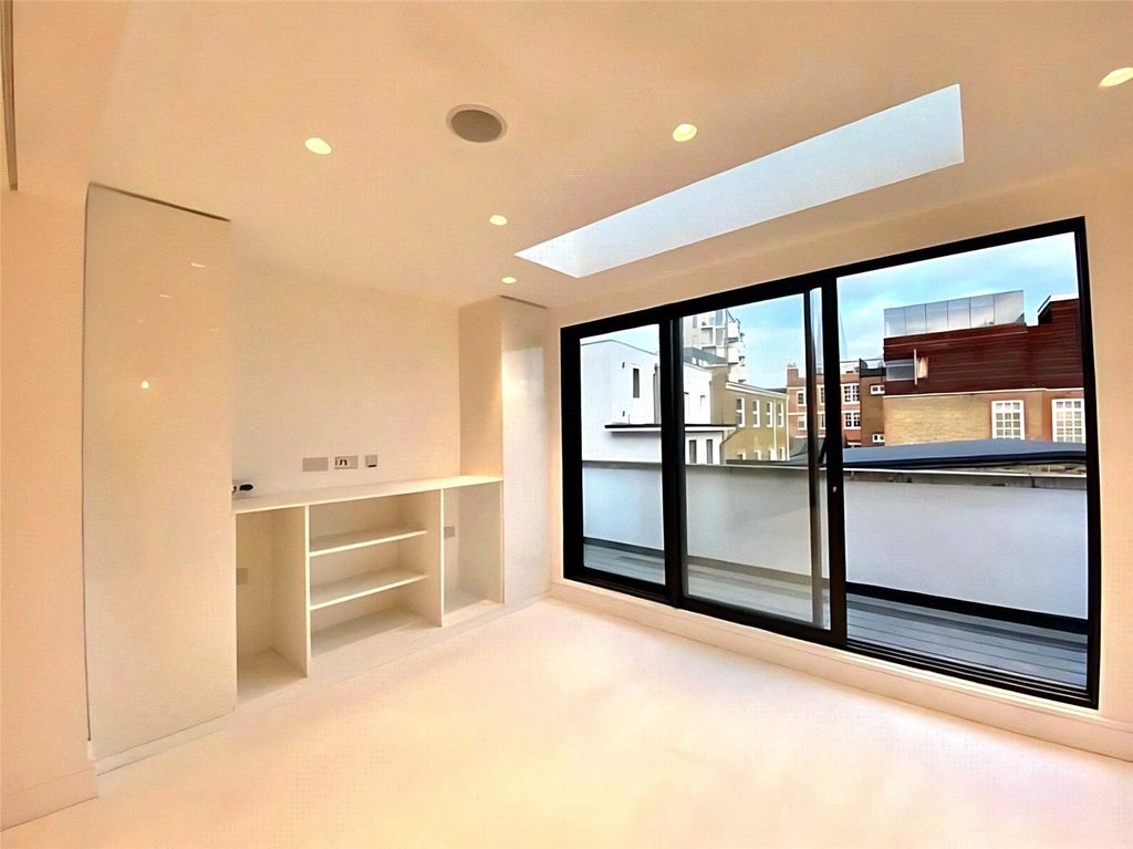 Property photo 3 of 12 Picture No. 04