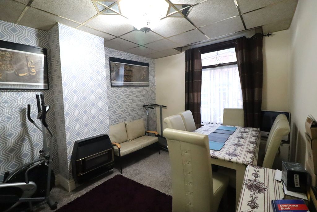 Property photo 2 of 17 Photograph 2