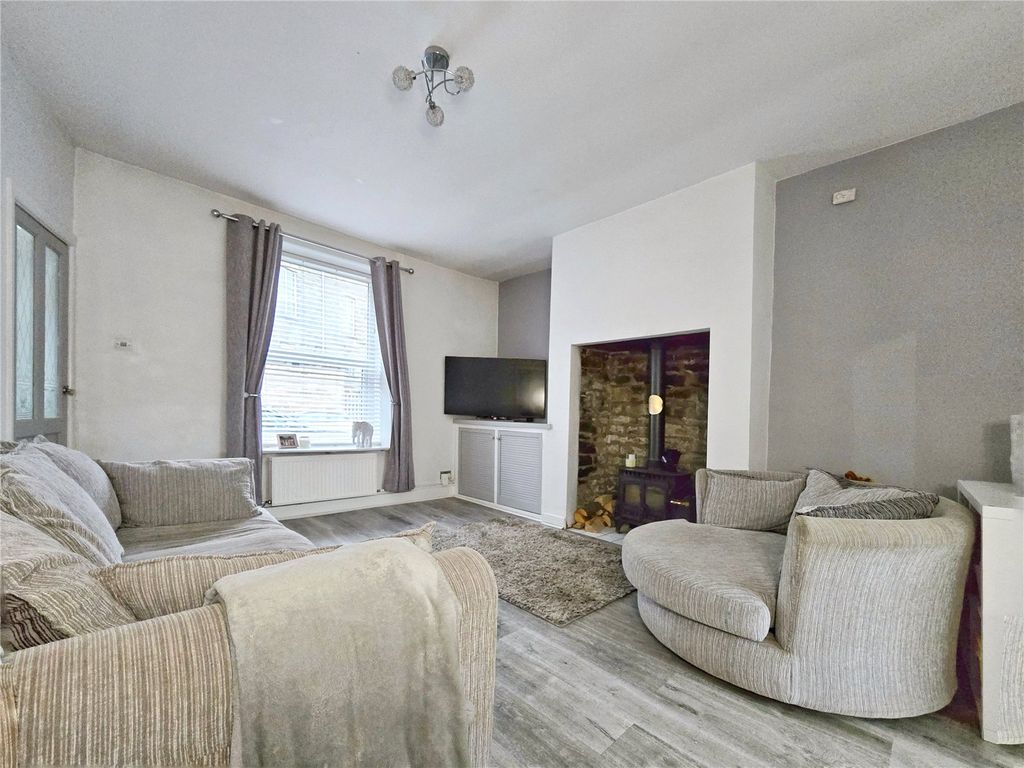 Property photo 2 of 20 Lounge