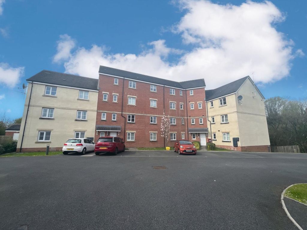 Property photo 1 of 11 Front (Exterior)