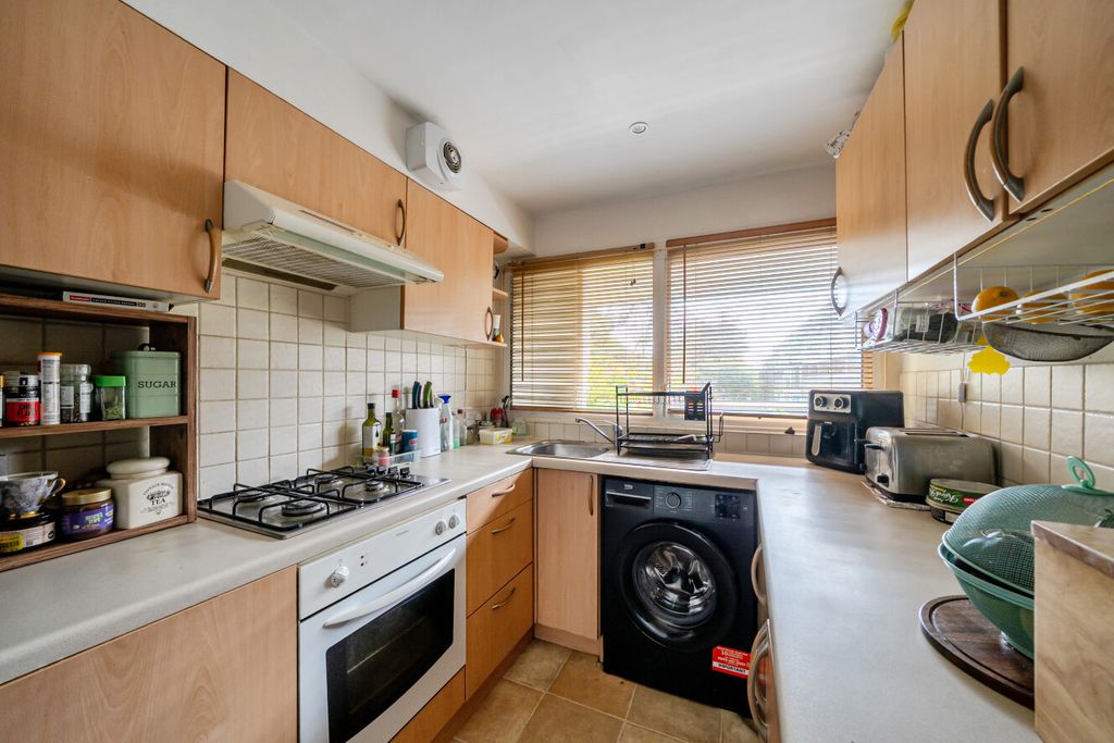 Property photo 3 of 12 1523639-5-6Ab24B7...